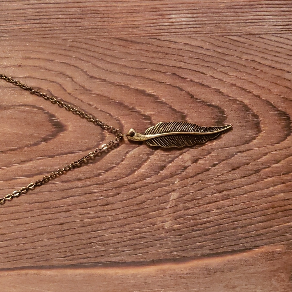❤final price❤Feather choker necklace